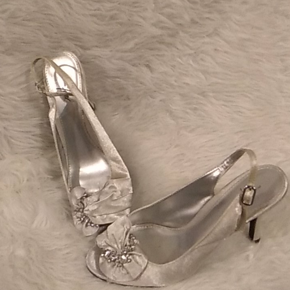 Shoes/JACQUELINE FERRAR sz 8 M